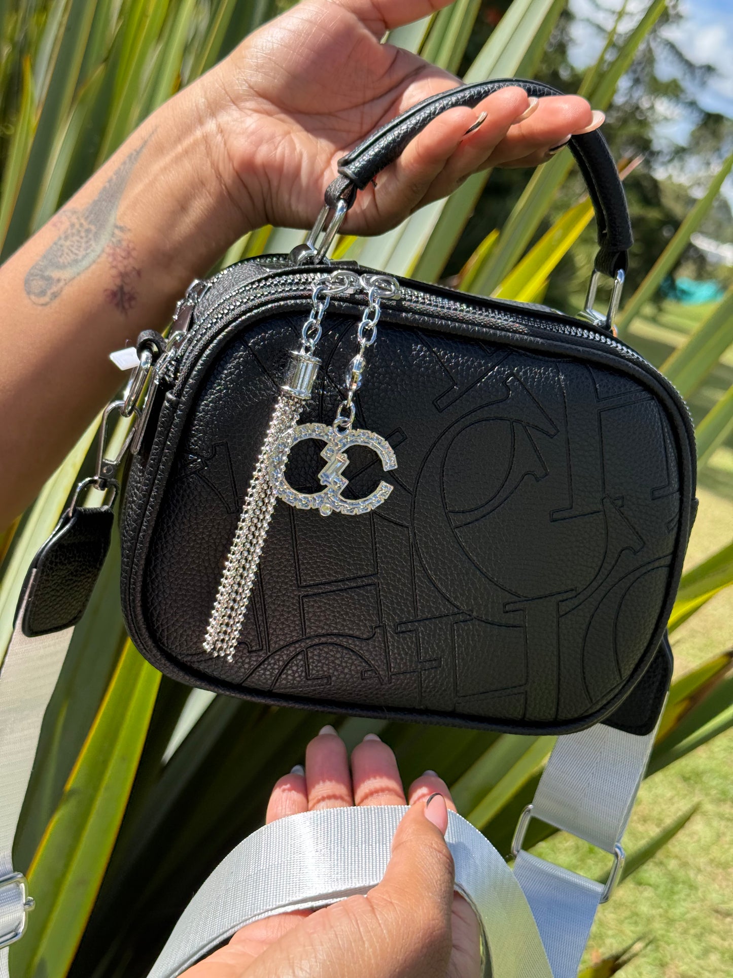 Cartera CH