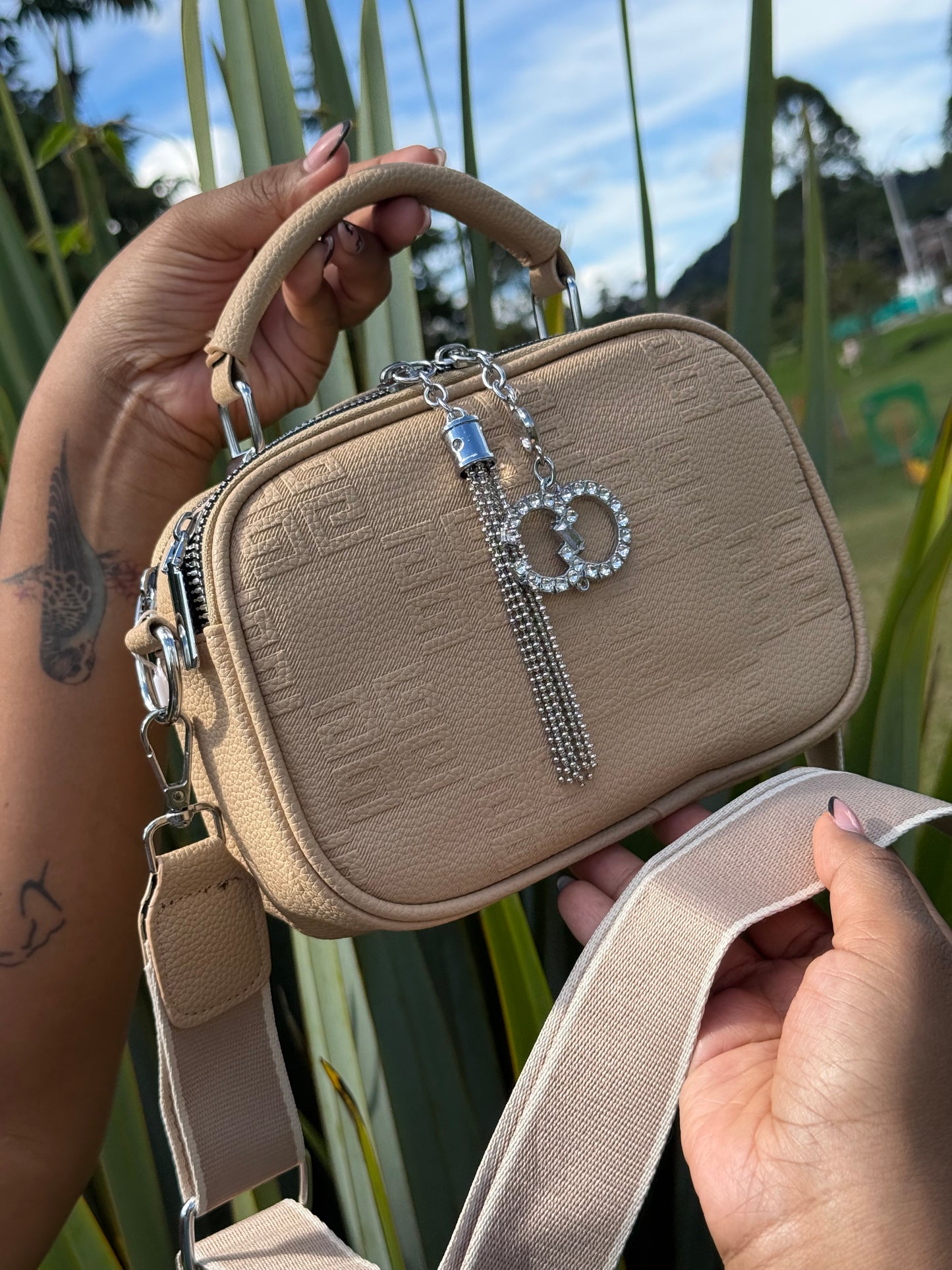 Cartera Encanto