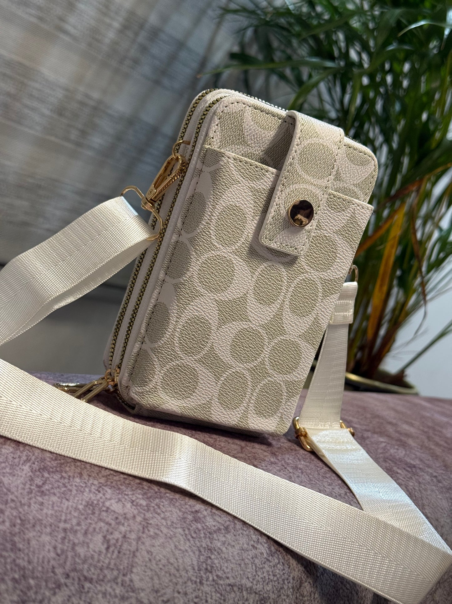 Cartera y Portacelualar Coch