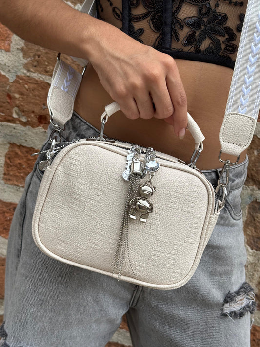 Cartera Elara